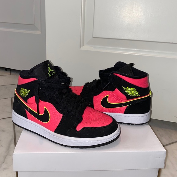 Air Jordan 1 - Picture 6 of 7